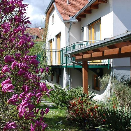 Pension Christina Weiz Bagian luar foto